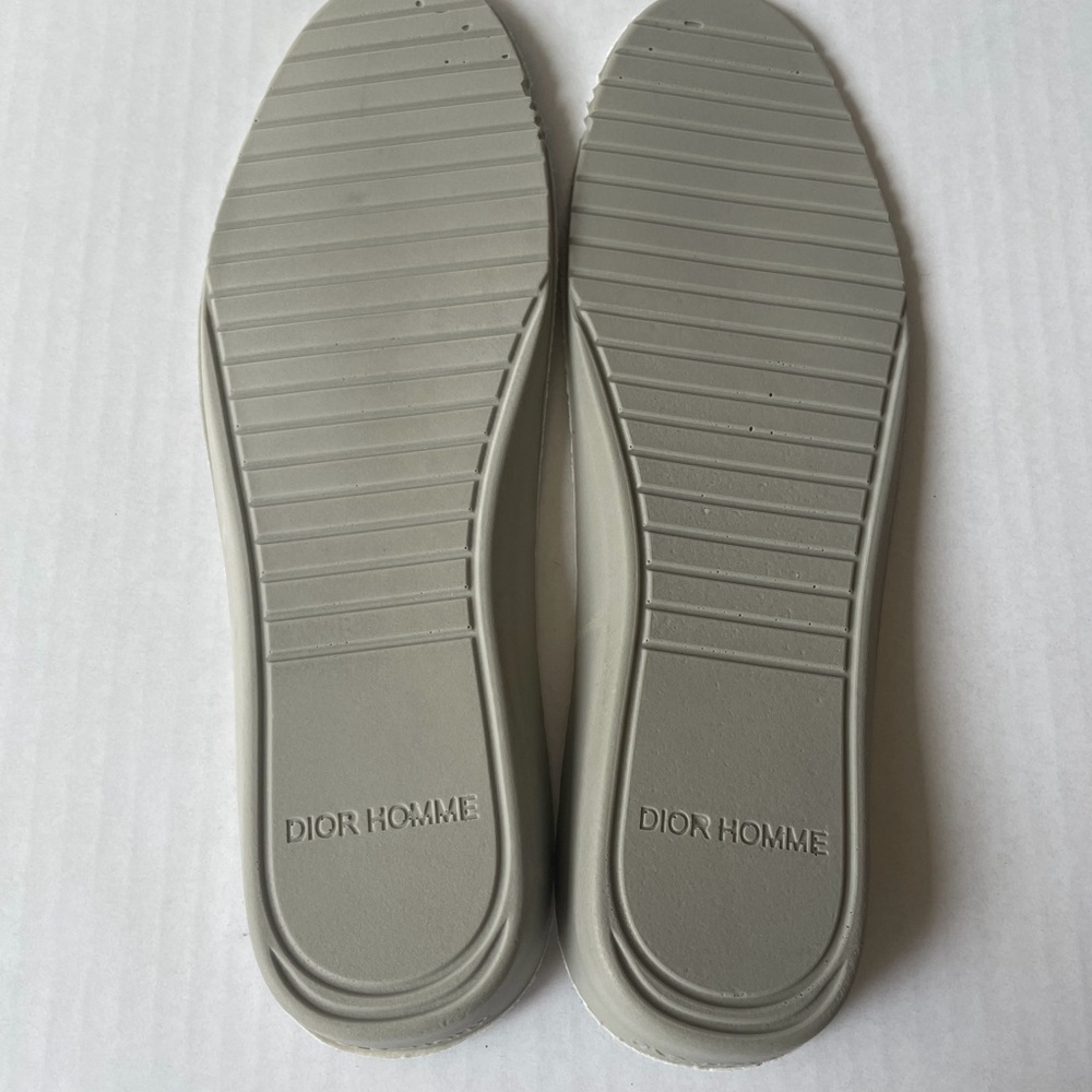Dior Men’s White and Gray Sneakers - Picture 9 of 10